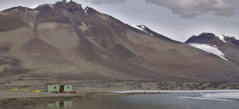 超自然研究所所长|南极深处真的存在巨大的生物吗?世界的尽头到底是什么样子?