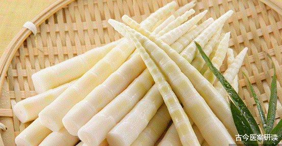 骨质疏松|吃一口胜过13斤黑豆，医生：更年期女性不妨多吃，或能将骨质疏松“拒之门外”