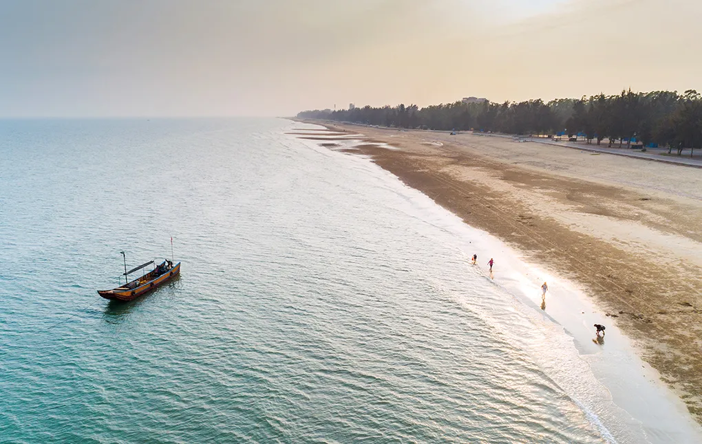 新广西 据说这是国内最美的景观公路之一,沿着它走,可以到达“秘境桃花源”