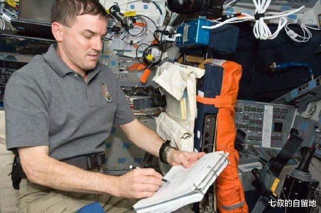 太空 铅笔为何不能在太空中被宇航员使用？