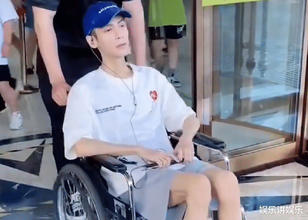 杨紫|顶流梦梦碎，《皓衣行》播出无望，罗云熙坐轮椅暴瘦现身！