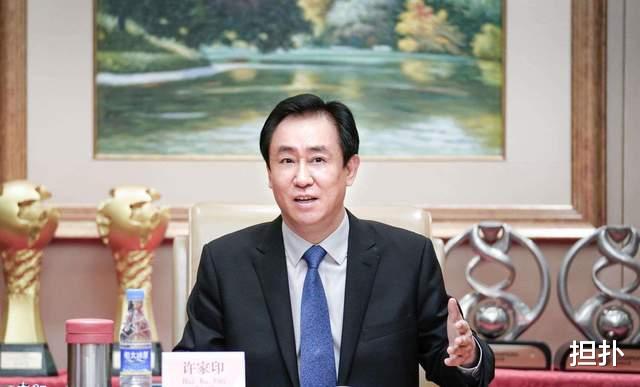 大连|内地唯一一个，在香港拥有顶级写字楼的首富，如今却无奈要出售