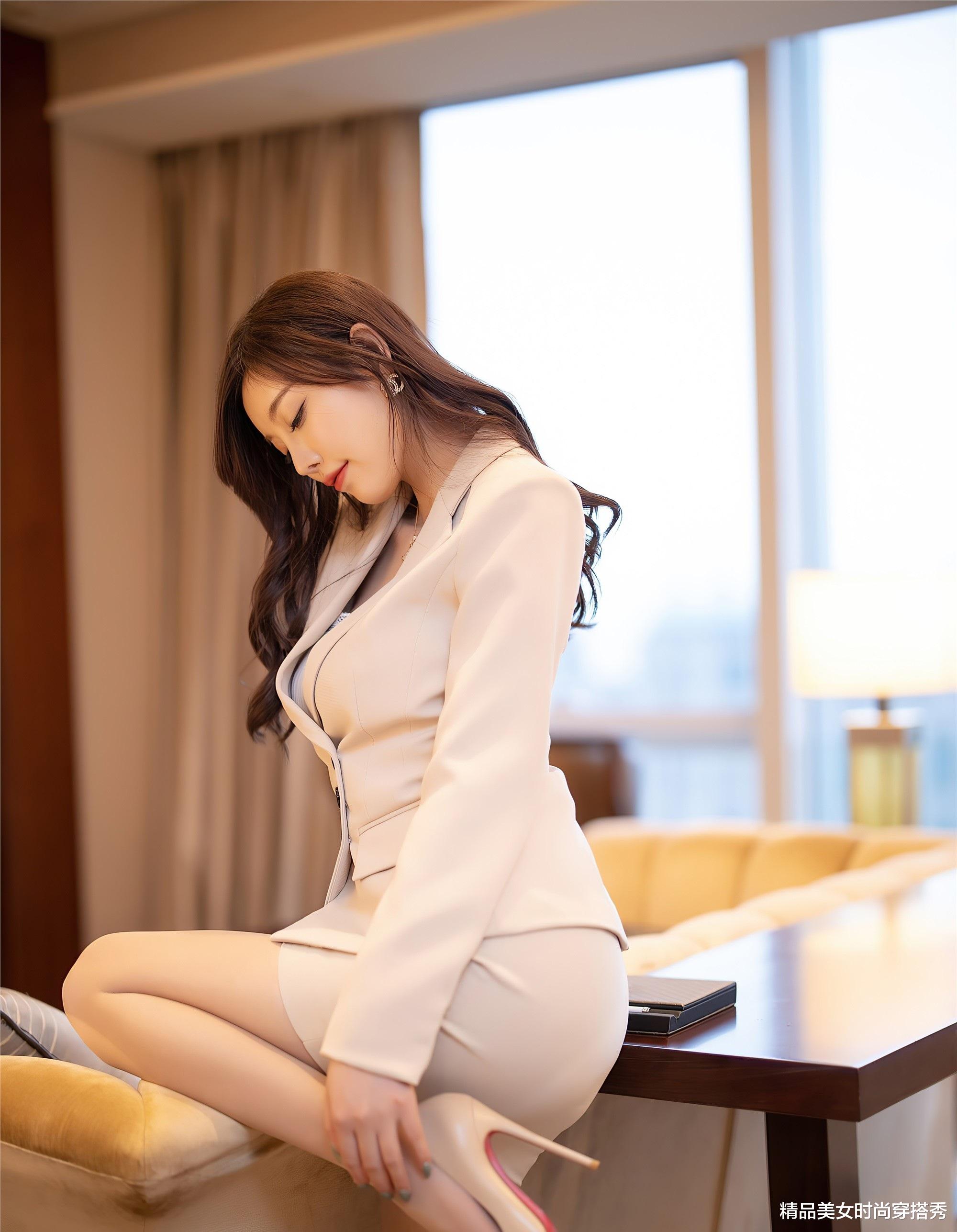 女人味|适合职场女性的西装套装，优雅又充满女人味，上班逛街都非常合适