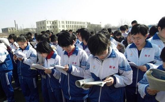 萌听小c姐|衡水中学将不再“豪横”？河北民办高中，掐尖招生遭遇严监管
