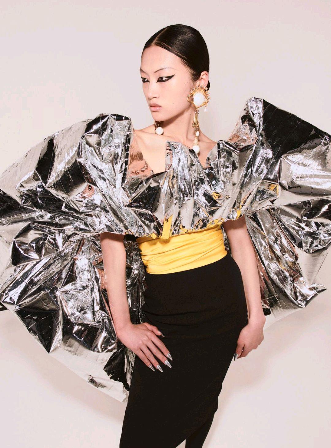 欧美时尚前线|Schiaparelli高定：出神入化般的创造力俘获人心，戏剧又张扬