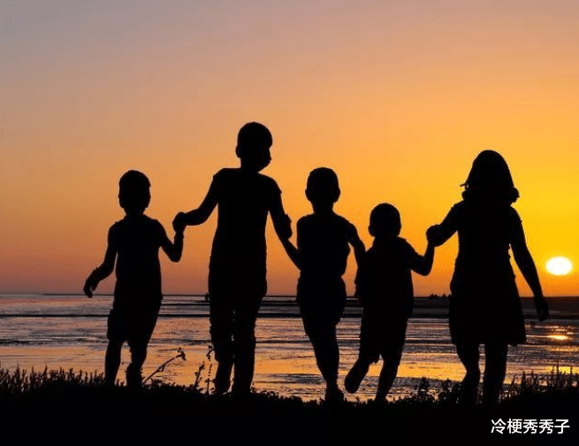 冷梗秀秀子|孩子们到了一定的年纪，父母应该如何选择放手呢？