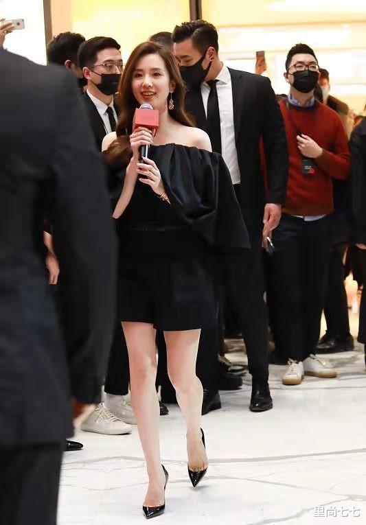 刘诗诗|刘诗诗终于舍得秀身材！寒冷中穿短裙站台很抗冻，胖了更有韵味