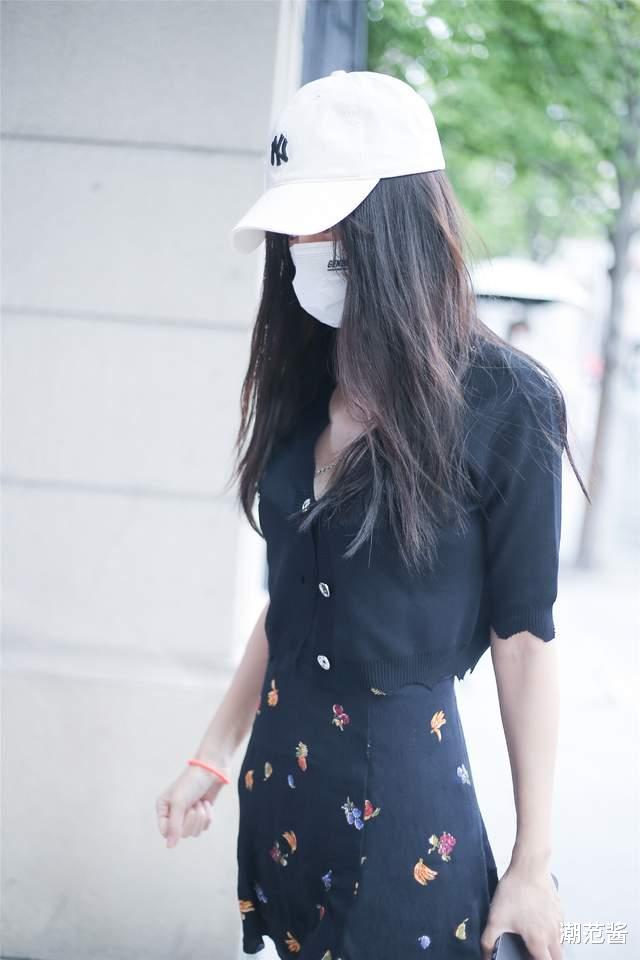 潮范酱|泡泡袖、小碎花烂大街?跟欧阳娜娜学不会撞衫款裙装穿搭术
