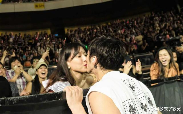 姐姐|By2：一个被怼一个在挥洒汗水，姐姐快“逃”吧