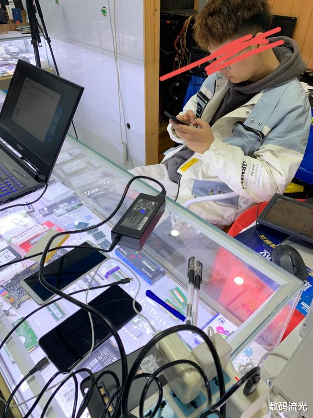 索尼|10元电脑清灰却花了100，学生吞不下这口气，老板：你想搞我！