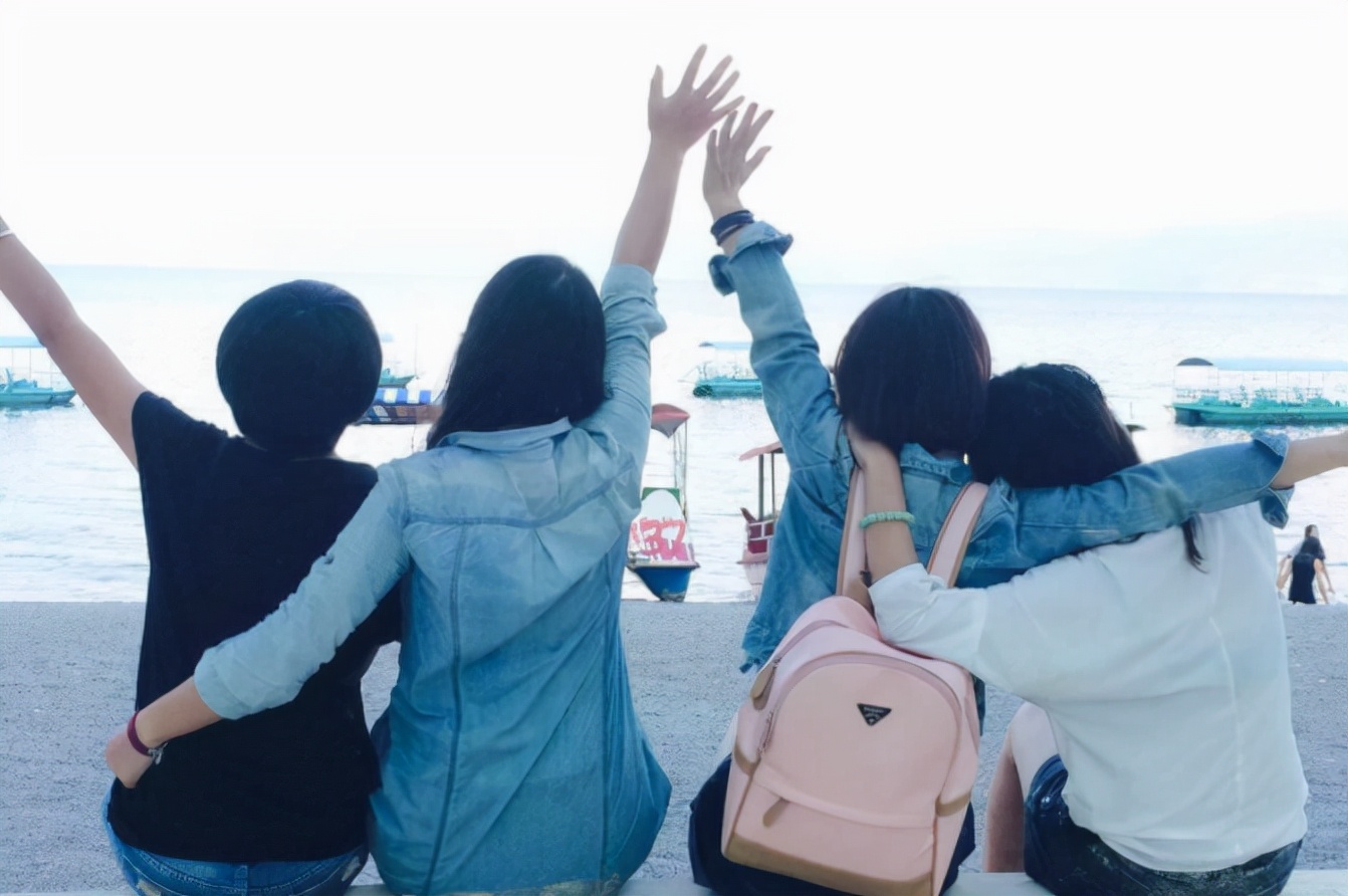 大学|大学宿舍调寝，学生被票出局求安慰，评论区却更往“伤口上撒盐”
