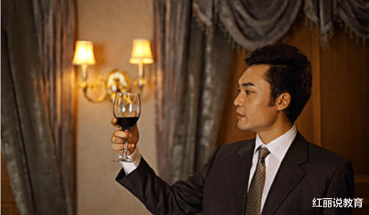 医生|女生最佳男友职业名单，公务员遗憾垫底，榜首才是女生梦寐以求的