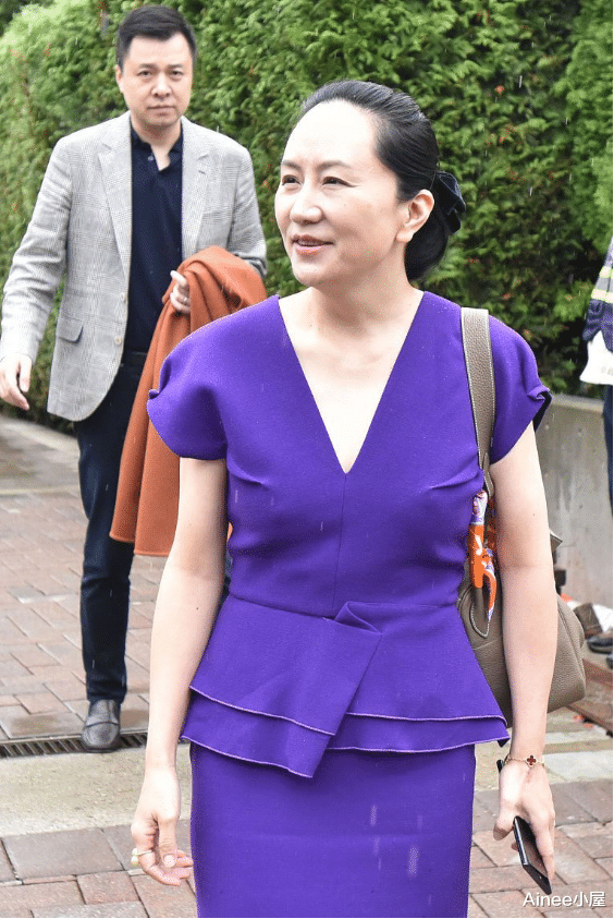 穿衣搭配|孟晚舟平时穿得真挺正义的，简单的职场服装，也能搭配出高级感