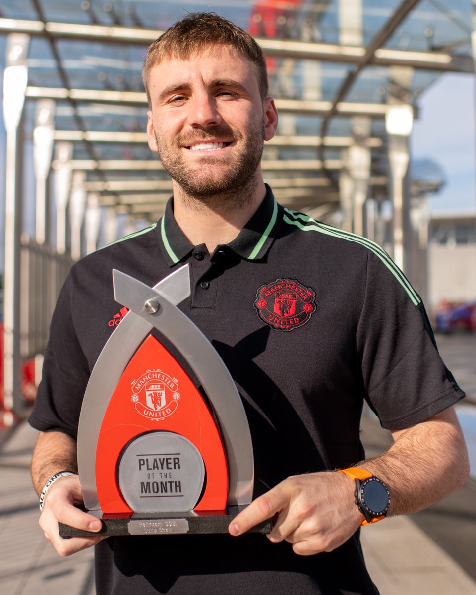 曼联|曼联将续约英超第一左后卫，周薪超20万！索帅暗批范加尔错卖一人