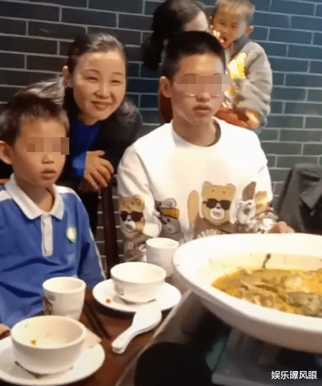 人贩子|孙卓妈妈年幼时曾走丢，性格没心没肺、不操心，网友：儿子随妈了