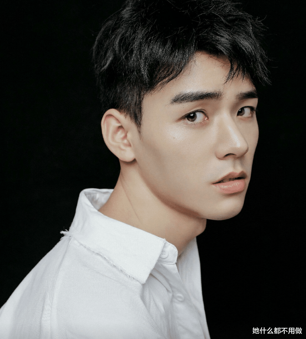 龚俊|龚俊一路走来就是，知世故而不世故，真的是很自律