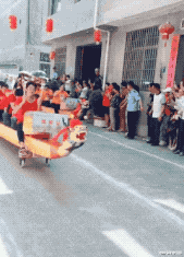 幽默搞笑神回复|神回复：“我93岁，喜欢上一个98岁的少妇，该咋办？”喜欢就上！