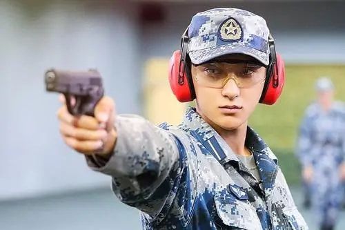 黄子韬|5位拥有“神技能”的明星，徐锦江一幅画卖80万，黄子韬多才多艺