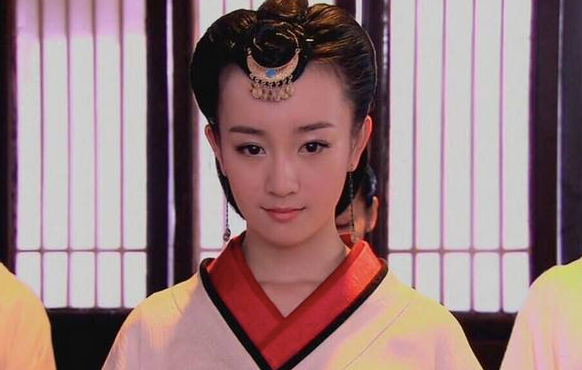 整容|8位因整容而“塌房”的女星,明明长得美艳动人,为何还要动刀?