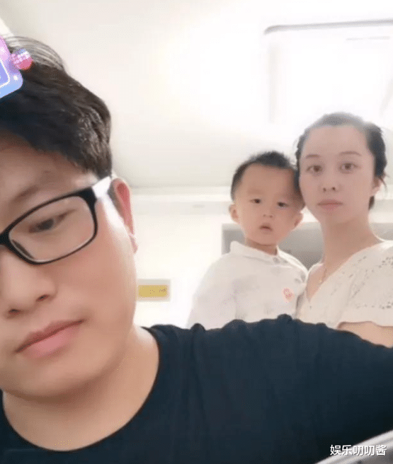 |田静姐弟公开认错，姿态放低态度真诚，澄清舅舅刷礼物是无心之失