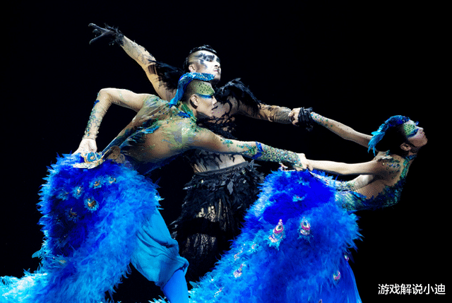 杨丽萍|杨丽萍与男徒弟跳舞太忘我，当镜头拉近后，网友不淡定了