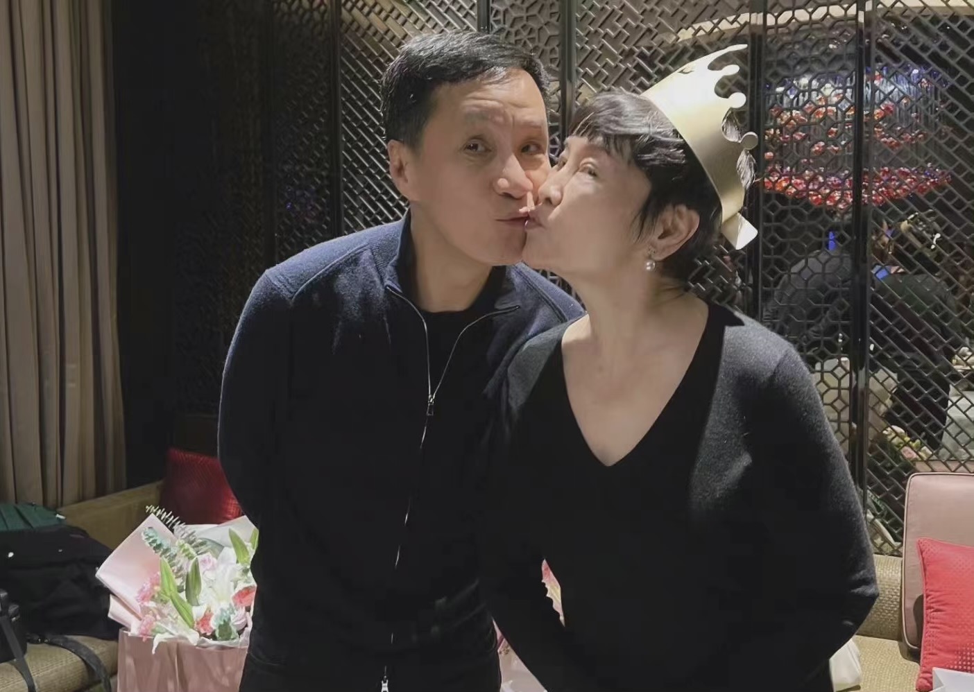 杨幂|冯远征为67岁爱妻庆生：望她一直可爱下去！他因心疼妻子丁克至今