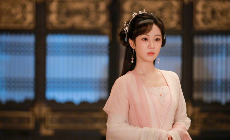 雪滴花|又一古装剧逆袭成黑马，开播2天冲上飙升榜第二，连追8集收不住啦！