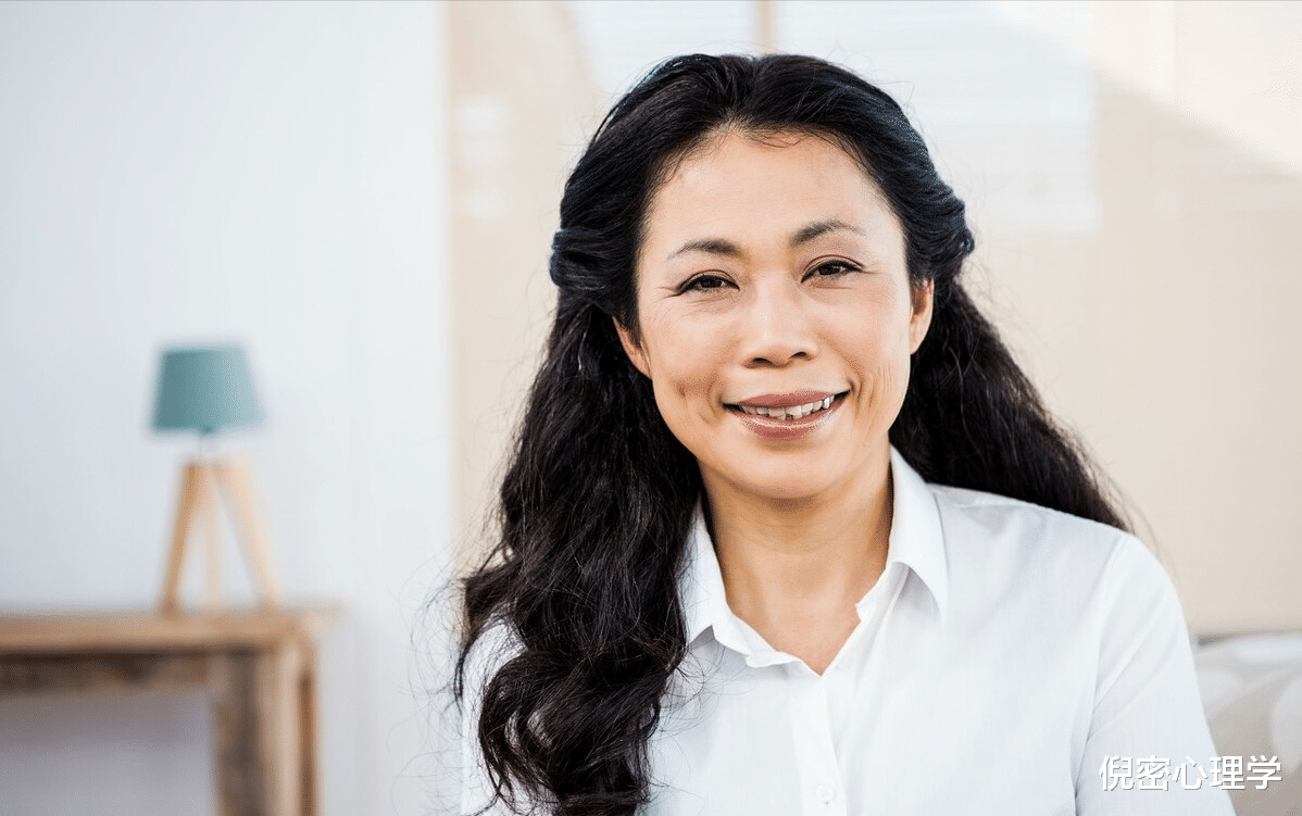 倪密心理学|62岁大妈自述：我有房有退休金，想和我结婚，要满足3个要求