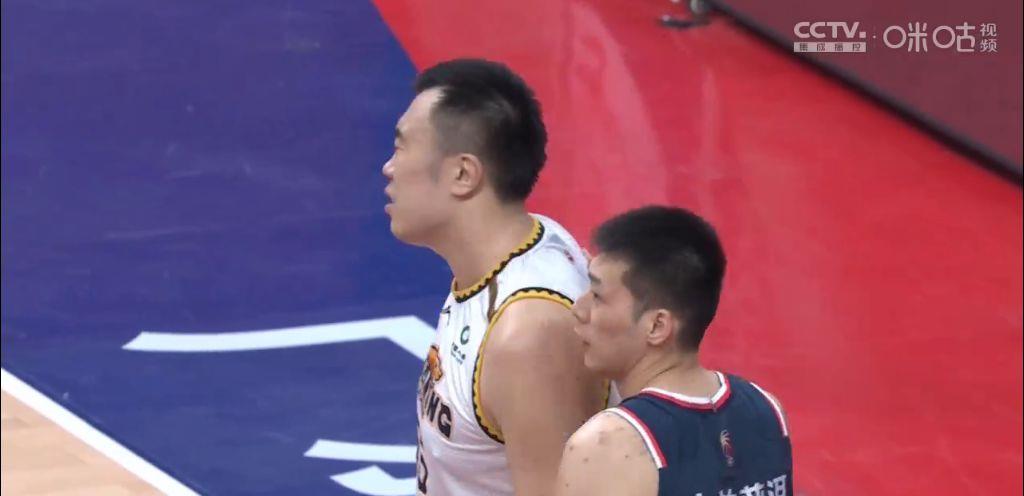 广东男篮|五人得分上双!郭艾伦弗格合砍44分,辽宁男篮115-95大胜广东队