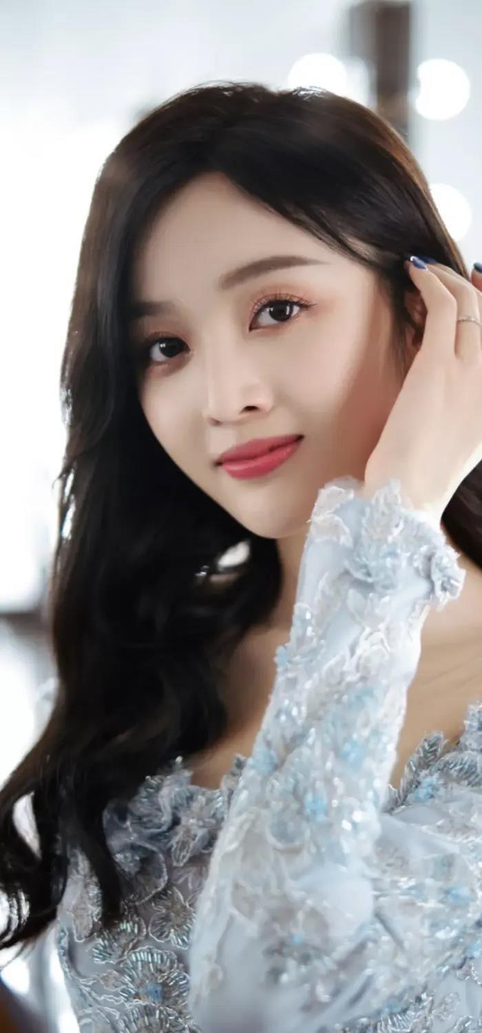 TVB|吴宣仪，从人气女歌手转型演员却被网友吐槽，她经历了什么？