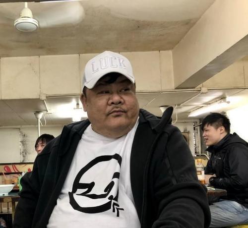 陈媛说 林雪体重已超272斤，坦言不再减肥，脸部3根白毛足有十厘米长