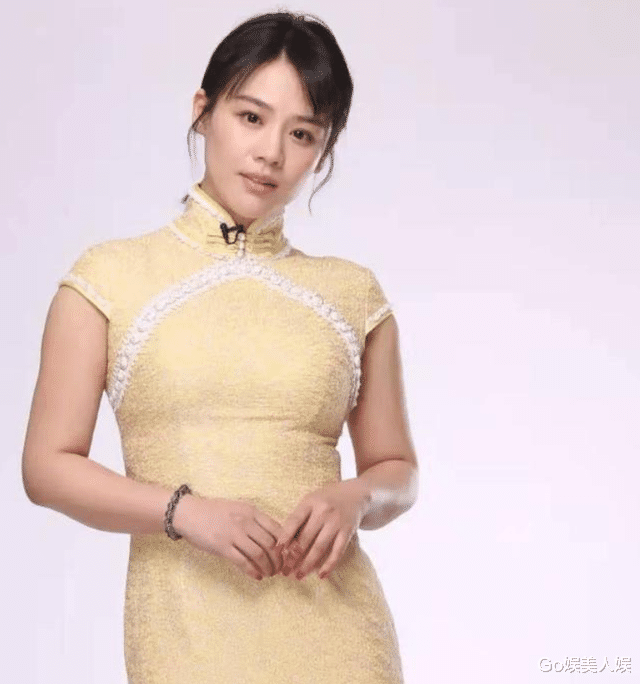 赵丽颖|8位穿旗袍的女星，有的“美出天际”，有的“体壮如牛”