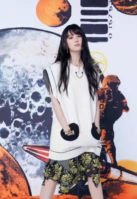 时尚风行派|《梦华录》三美合影!刘亦菲穿古装变大家闺秀,柳岩靠气质更吸睛