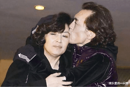 哈文|李咏去世3年后, 父母至今不去扫墓, 妻子哈文官宣获祝福