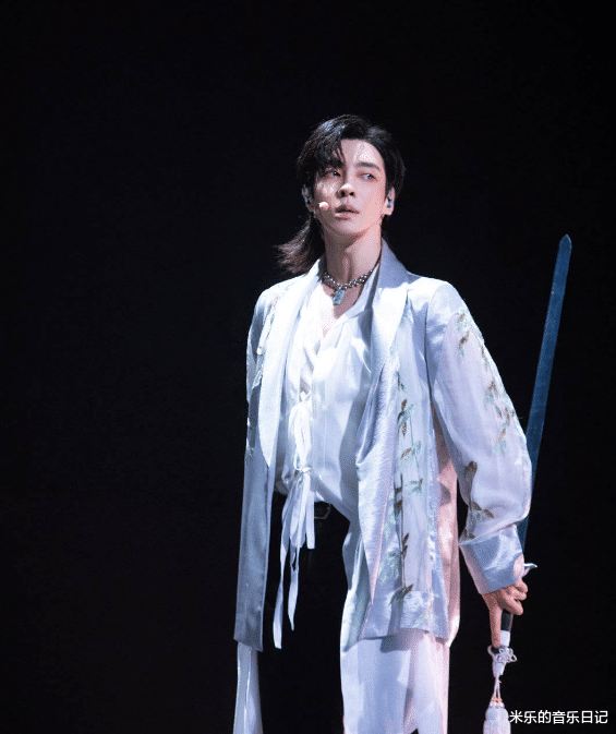 欧阳娜娜|《哥哥》三公,吹爆《好春光》,娘娘也太会选老公了吧!