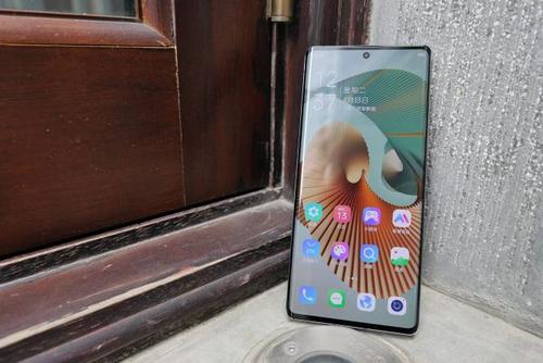 iPhone|刷新国内机皇标杆,18GB+1TB+6400三主摄,仅售iPhone一半价格