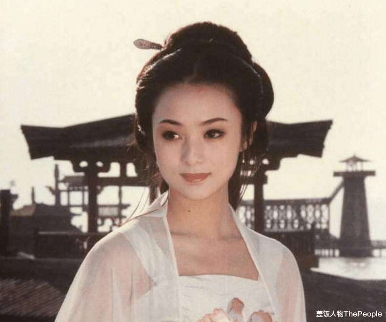 马伊琍|远离格格巫下巴、发面馒头脸，优雅老去才是中年女星最美的状态