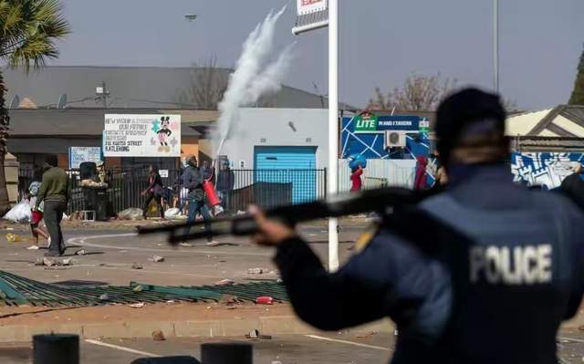 南非|天时地利全在手，社会却持续骚乱！这就是西方在南非留下的烂摊子