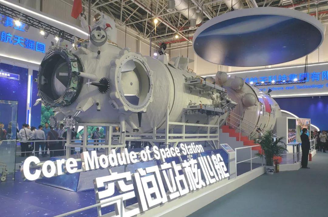 中国3名宇航员进入空间站,驻扎180天,每日上千升氧气从何而来