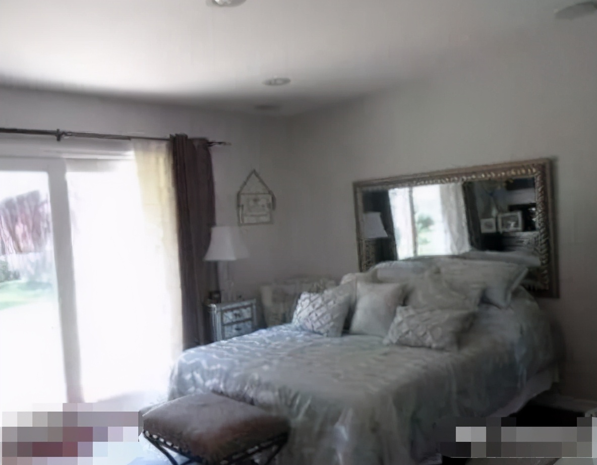 王宝强|王宝强美国的豪宅公开，占地面积1500多平，装修却有点一言难尽