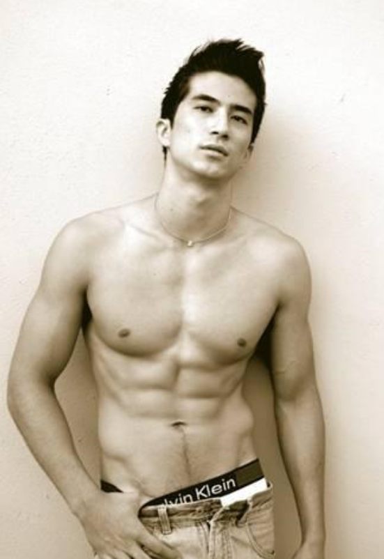 萧亚轩|42岁女星17年交往18个男友，“鲜肉菩萨”绝非浪得虚名！