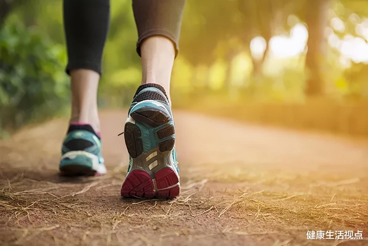 罗云熙|罗云熙双颊凹陷瘦到脱相,还被粉丝称为“瘦金体美男子”?