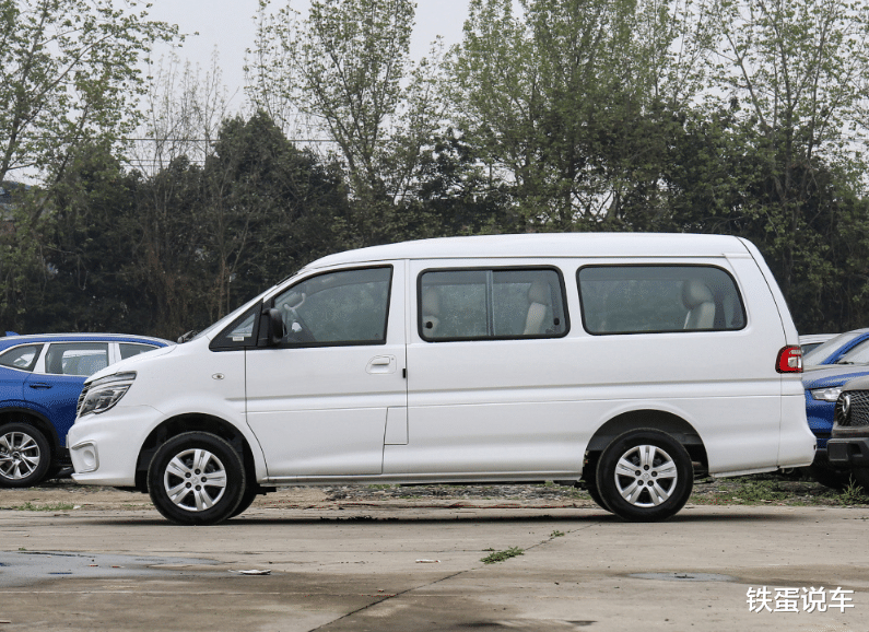 宝骏|适合打工族开的三款手动挡车，空间一个比一个大，耐用还省油