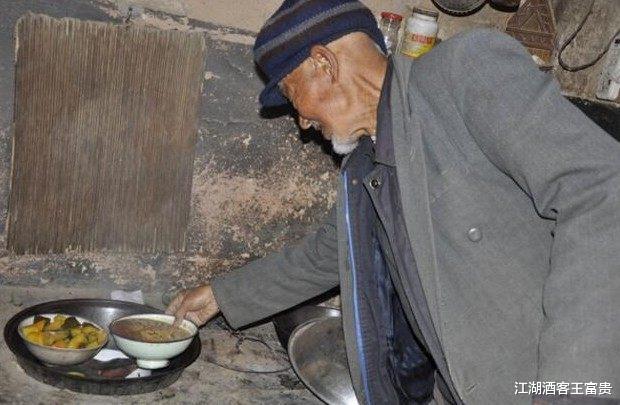 江湖酒客王富贵|养父突然提出要回老家，3个月后，我接到一个陌生电话，泪流满面