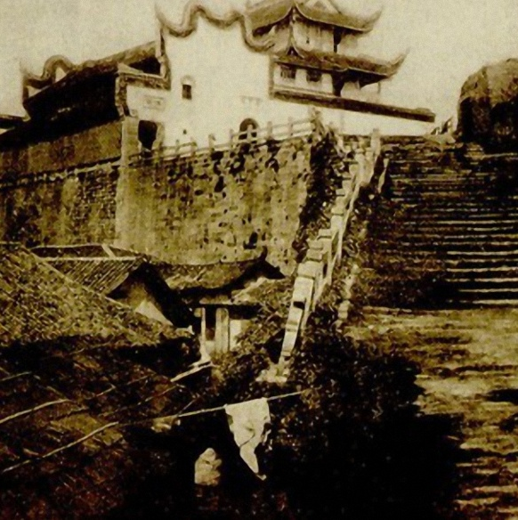 小姐姐 1951年青铜兽命案纪实㈢：命案牵出个军统特务，小巷命案又陷疑云