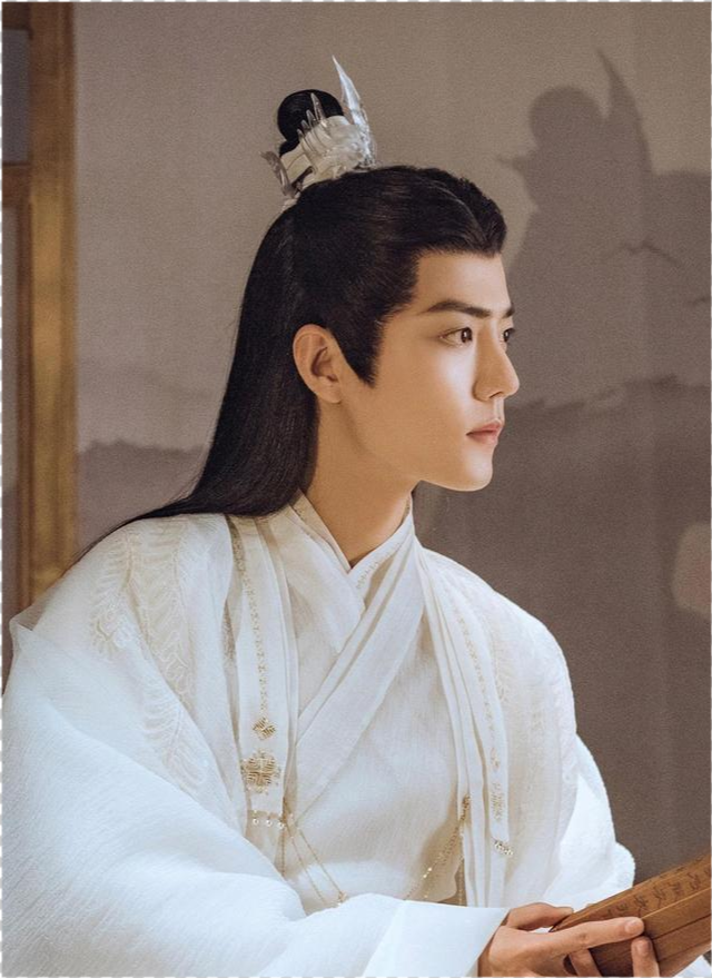 肖战|俄罗斯美女评价肖战颜值：不够阳刚给人娘气的感觉，长得一般只能给五六分