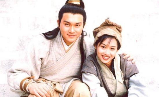 袁咏仪|张智霖为袁咏仪庆生，晒美照却暴露爱马仕包包，总收藏价值半亿多