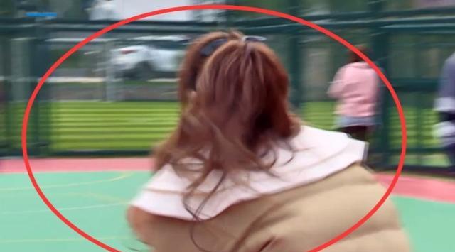 孔雪儿|孔雪儿来生理期，白裤子留下痕迹，熊梓淇的做法比男友都要细心