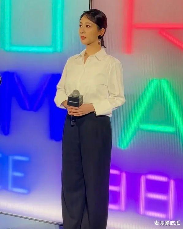 杨紫|杨紫深圳出席活动？造型再次引发热议，被指像乡镇女企业家