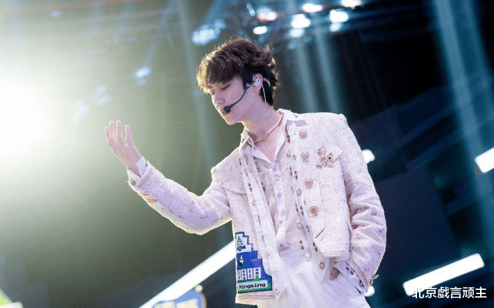 娱乐圈|娱乐圈整治行动愈演愈烈，坚决杜绝畸形审美，娘化艺人掀起热议